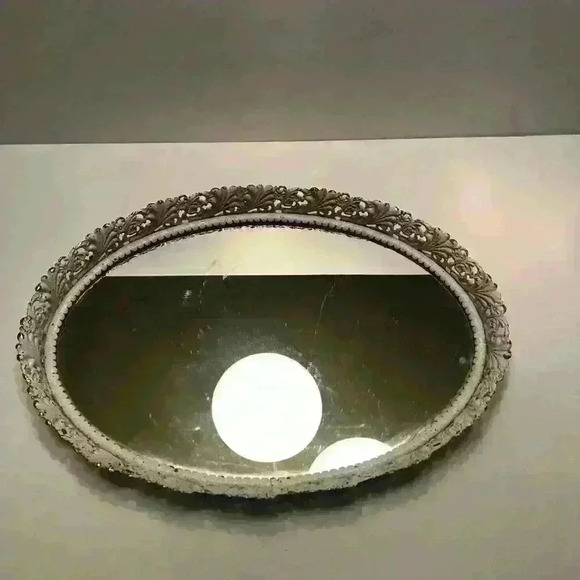 Chic Metal Mirror Tray - Picture 4 of 6